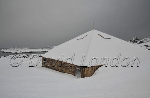 huts-snowfall-10