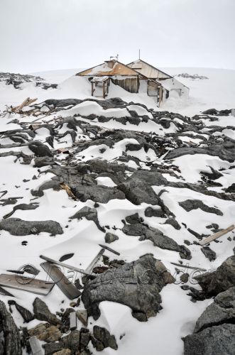 huts post blizzard16